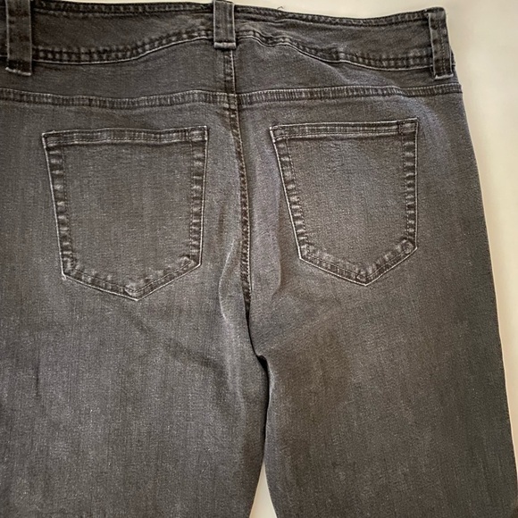 🎈$10 add on. Nine WEST. Black High Rise jeans. Straight Mom style - Picture 4 of 5